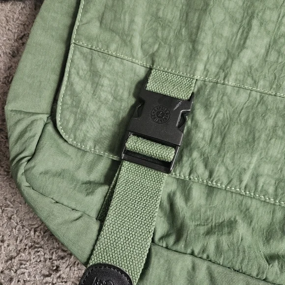 Kipling Unisex Green Laptop Bag 12x16x4 - Picture 4 of 9